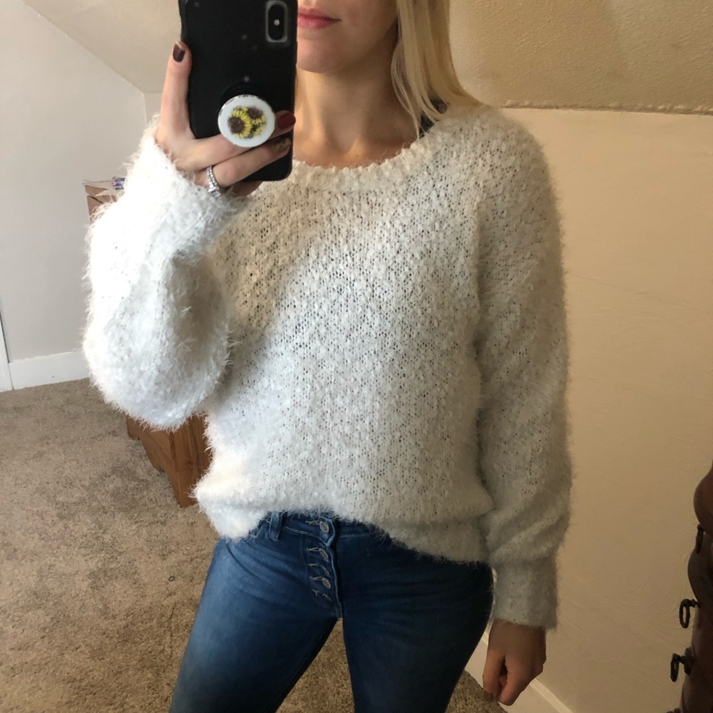 🍂 Get Ready for Fall 🍂 White Maurices Sweater